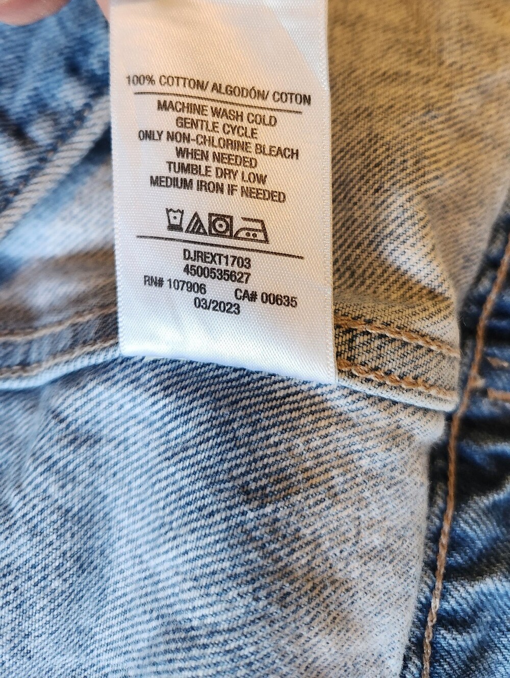 Women's Hudson Distressed Cropped Jean Jacket Size Small - Picture 4 of 8